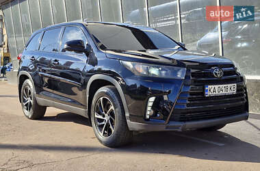 Внедорожник / Кроссовер Toyota Highlander 2018 в Киеве