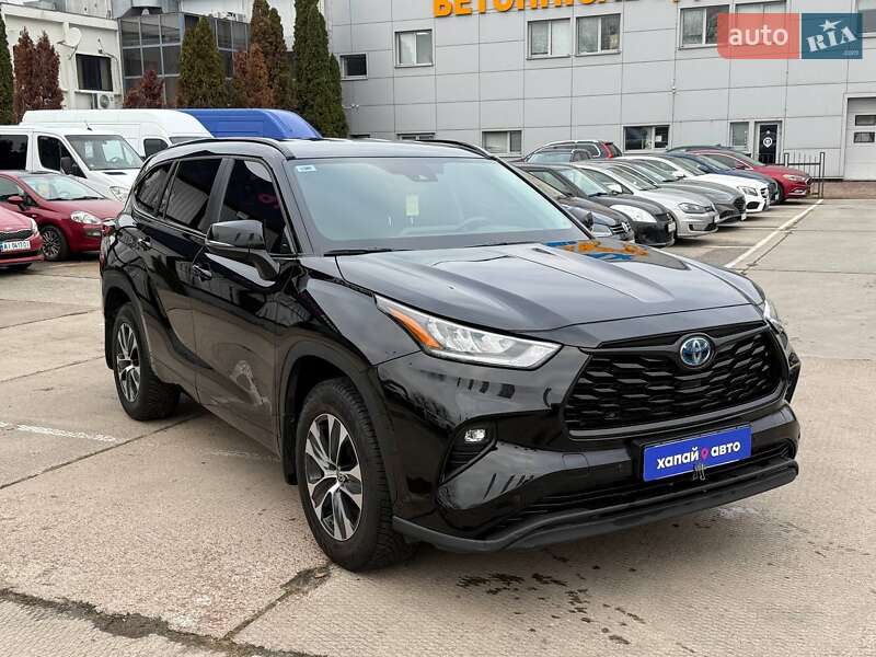 Внедорожник / Кроссовер Toyota Highlander 2023 в Киеве
