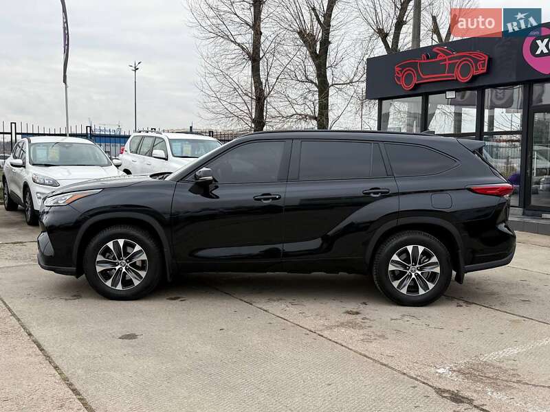Внедорожник / Кроссовер Toyota Highlander 2023 в Киеве