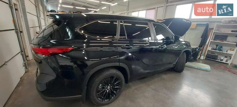 Внедорожник / Кроссовер Toyota Highlander 2023 в Киеве