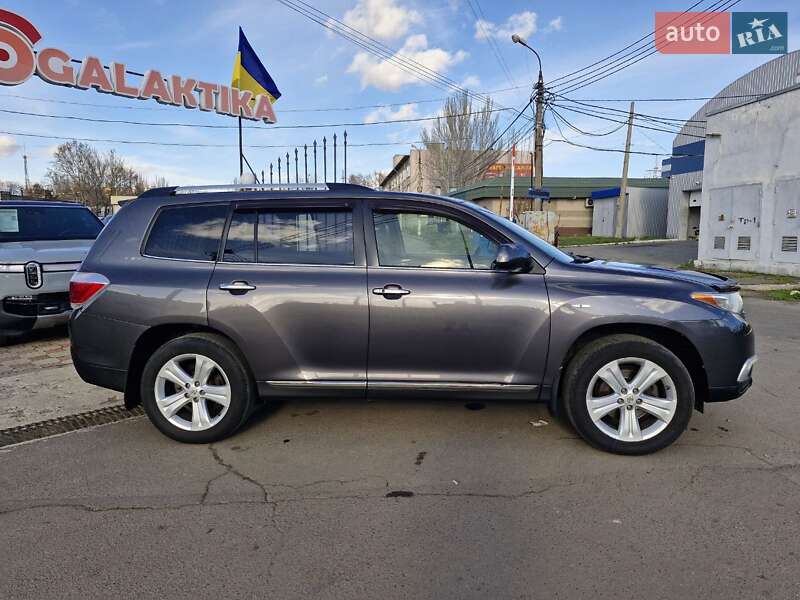 Внедорожник / Кроссовер Toyota Highlander 2011 в Николаеве