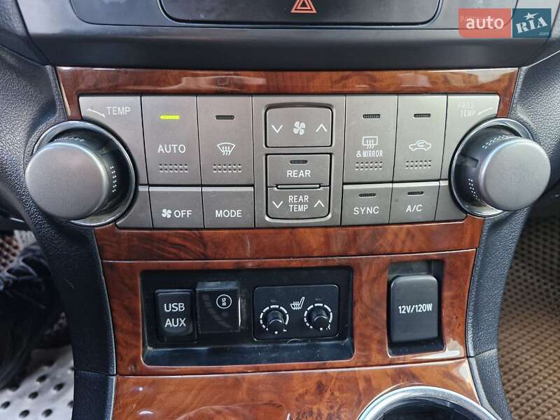 Внедорожник / Кроссовер Toyota Highlander 2011 в Николаеве