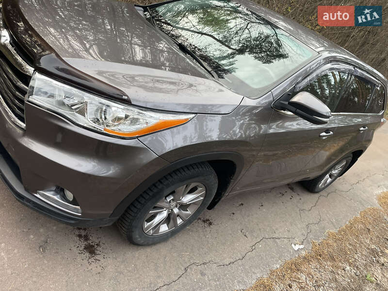 Внедорожник / Кроссовер Toyota Highlander 2014 в Броварах