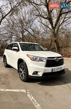 Позашляховик / Кросовер Toyota Highlander 2016 в Дніпрі