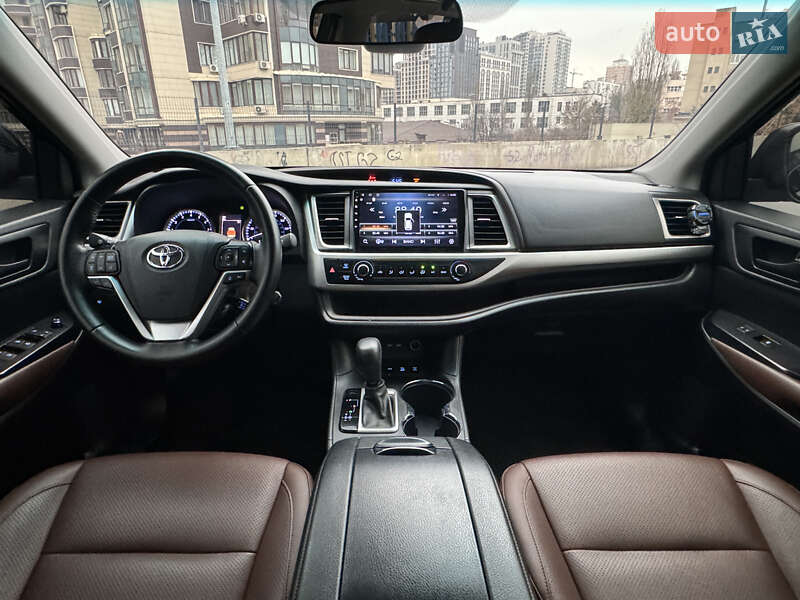 Внедорожник / Кроссовер Toyota Highlander 2018 в Киеве фото 11 Внедорожник / Кроссовер Toyota Highlander 2018 в Киеве
