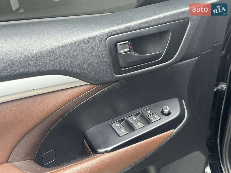 Внедорожник / Кроссовер Toyota Highlander 2018 в Киеве фото 17 Внедорожник / Кроссовер Toyota Highlander 2018 в Киеве