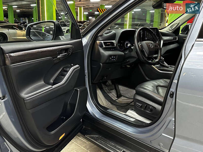 Внедорожник / Кроссовер Toyota Highlander 2020 в Киеве