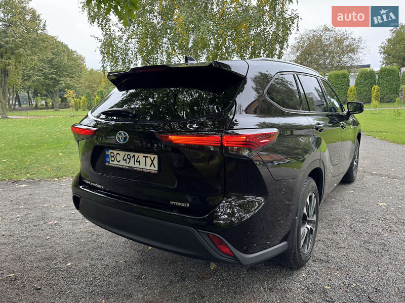 Внедорожник / Кроссовер Toyota Highlander 2021 в Хмельницком
