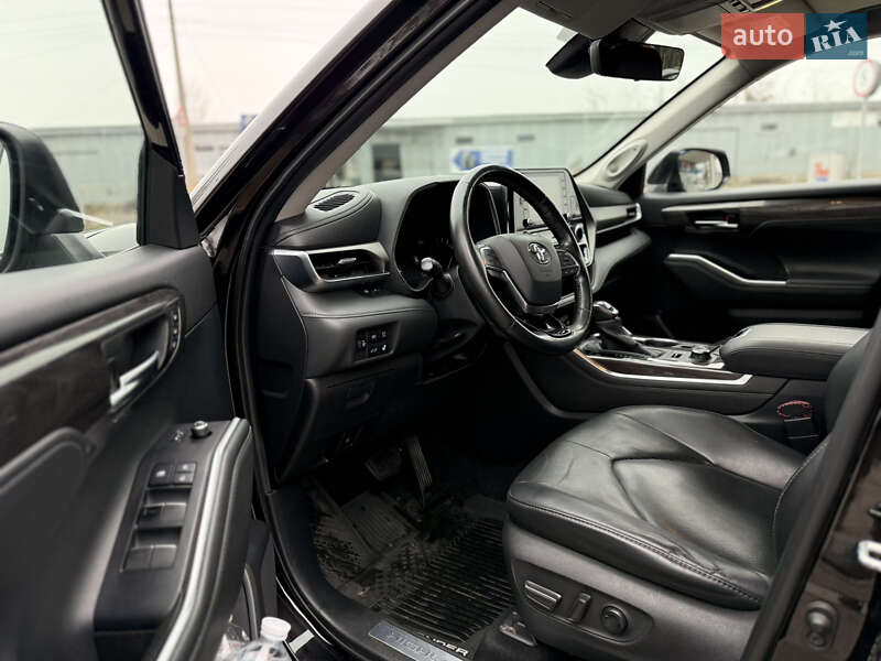 Внедорожник / Кроссовер Toyota Highlander 2020 в Кременчуге