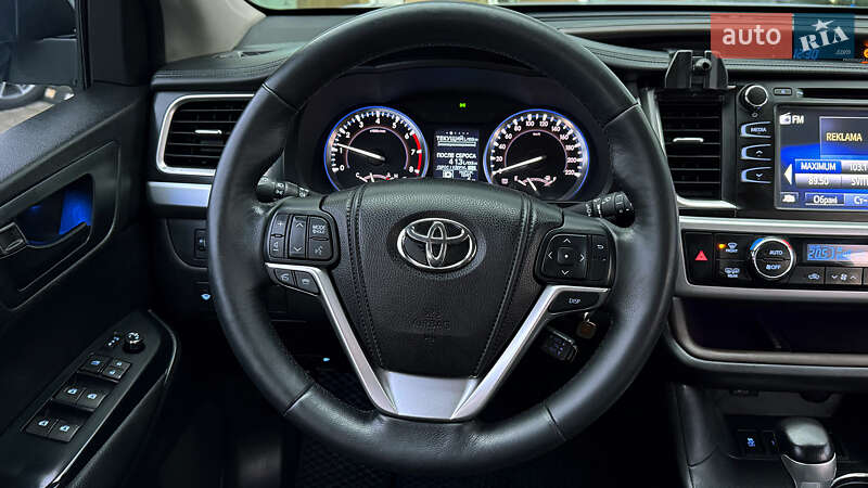 Внедорожник / Кроссовер Toyota Highlander 2014 в Ровно