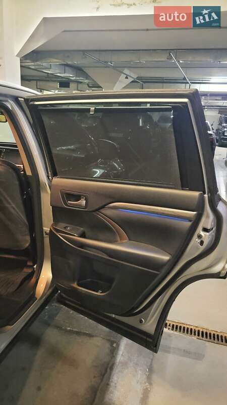 Внедорожник / Кроссовер Toyota Highlander 2017 в Киеве фото 26 Внедорожник / Кроссовер Toyota Highlander 2017 в Киеве