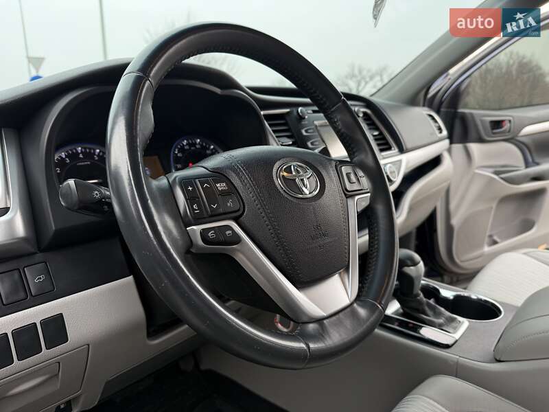 Внедорожник / Кроссовер Toyota Highlander 2015 в Днепре фото 18 Внедорожник / Кроссовер Toyota Highlander 2015 в Днепре