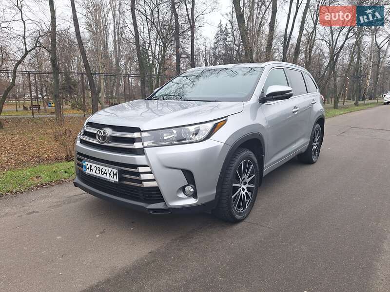 Внедорожник / Кроссовер Toyota Highlander 2017 в Киеве фото 37 Внедорожник / Кроссовер Toyota Highlander 2017 в Киеве