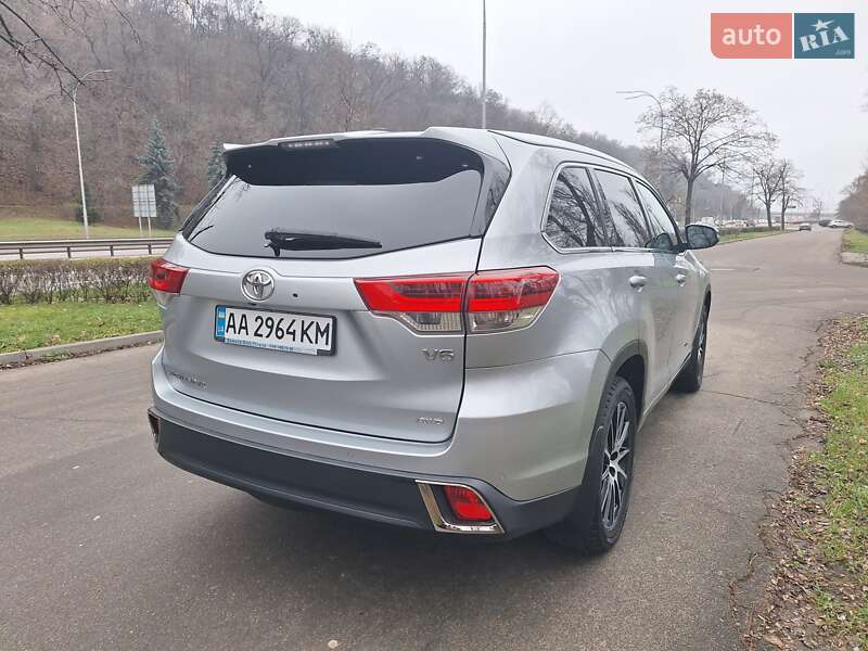 Внедорожник / Кроссовер Toyota Highlander 2017 в Киеве фото 42 Внедорожник / Кроссовер Toyota Highlander 2017 в Киеве
