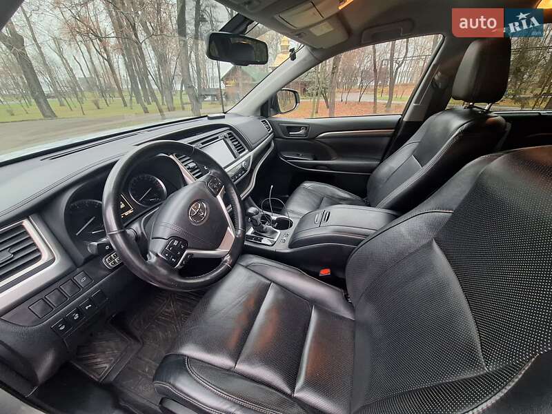 Внедорожник / Кроссовер Toyota Highlander 2017 в Киеве фото 47 Внедорожник / Кроссовер Toyota Highlander 2017 в Киеве