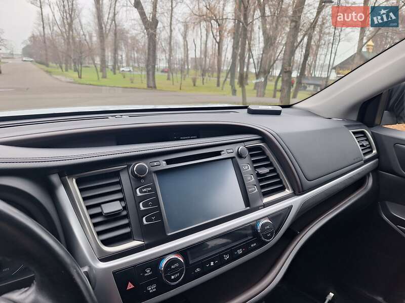 Внедорожник / Кроссовер Toyota Highlander 2017 в Киеве фото 54 Внедорожник / Кроссовер Toyota Highlander 2017 в Киеве