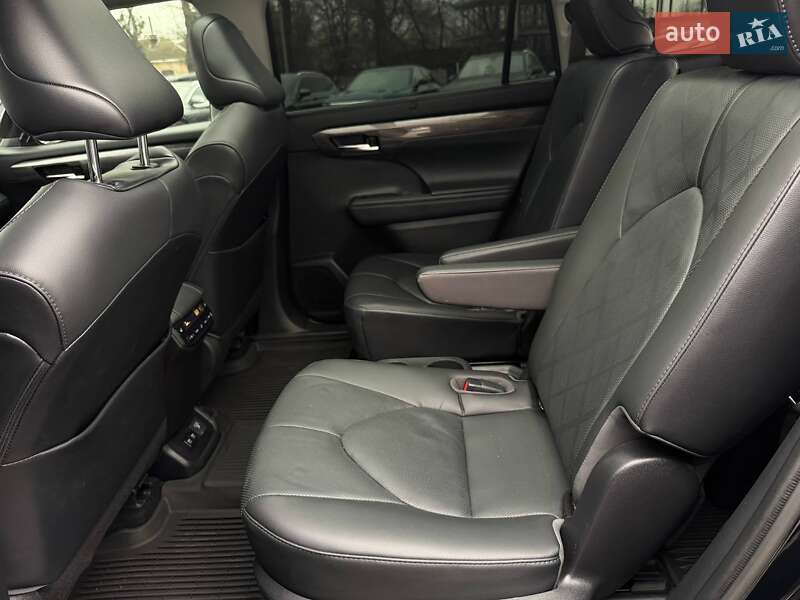 Позашляховик / Кросовер Toyota Highlander 2020 в Харкові фото 17 Позашляховик / Кросовер Toyota Highlander 2020 в Харкові