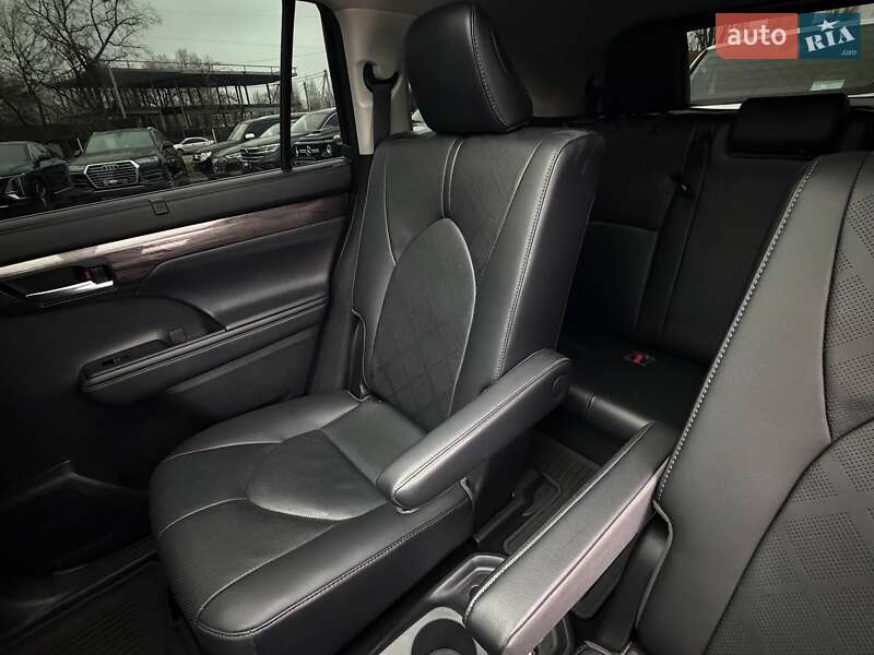 Позашляховик / Кросовер Toyota Highlander 2020 в Харкові фото 19 Позашляховик / Кросовер Toyota Highlander 2020 в Харкові