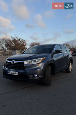 Позашляховик / Кросовер Toyota Highlander 2015 в Дніпрі