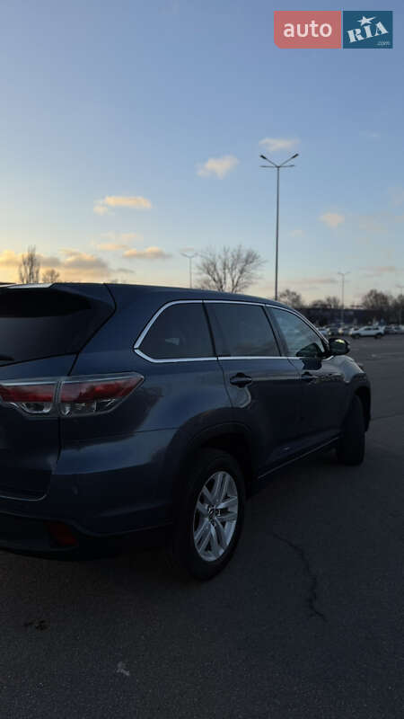 Внедорожник / Кроссовер Toyota Highlander 2015 в Днепре