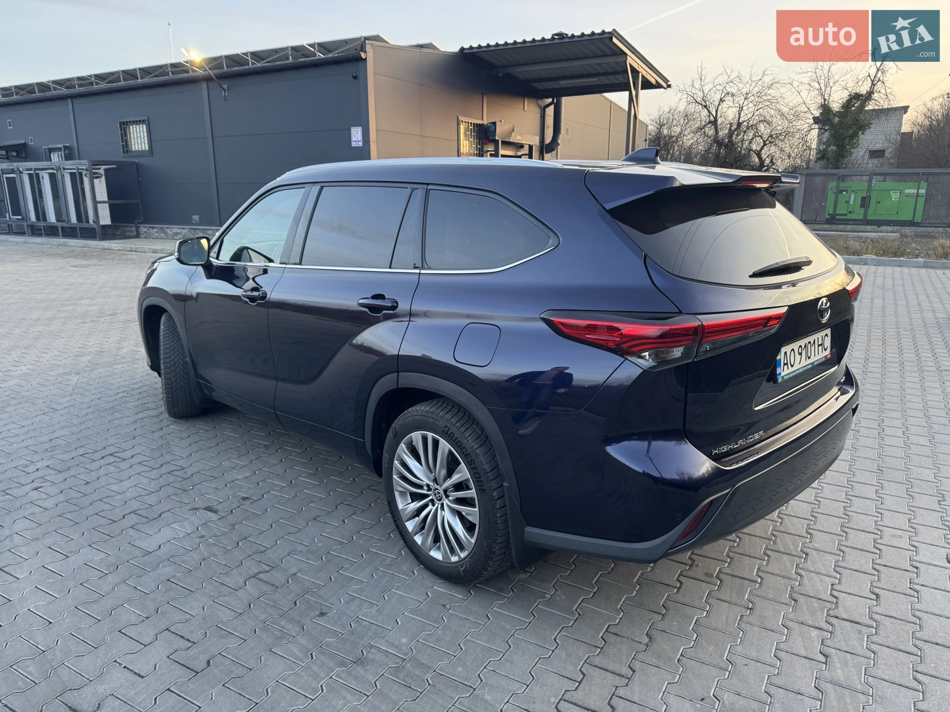 2022 Toyota Highlander - мініатюра 2