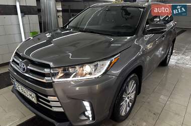 Внедорожник / Кроссовер Toyota Highlander 2016 в Киеве