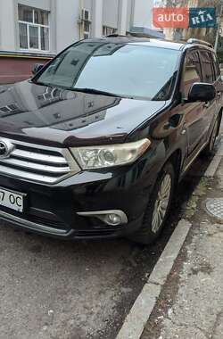 Позашляховик / Кросовер Toyota Highlander 2011 в Чернівцях