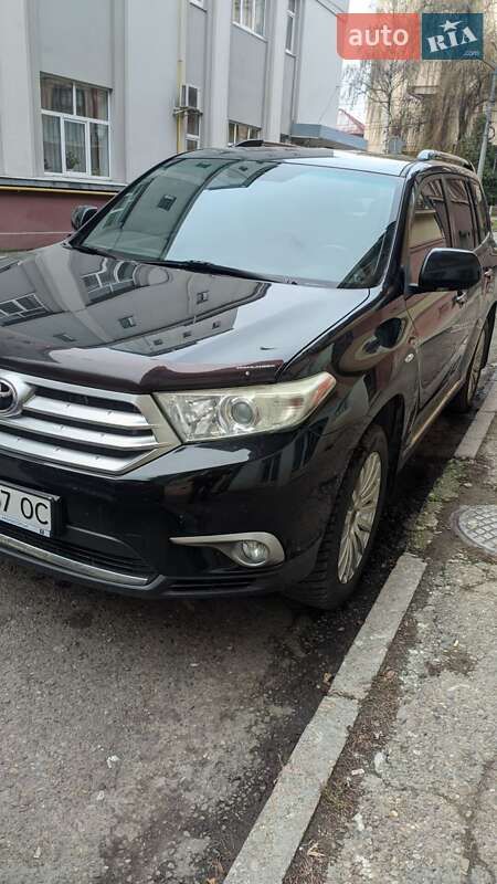 Внедорожник / Кроссовер Toyota Highlander 2011 в Черновцах
