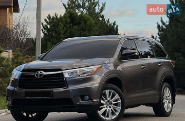 Позашляховик / Кросовер Toyota Highlander 2015 в Дніпрі