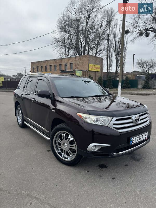 Внедорожник / Кроссовер Toyota Highlander 2012 в Полтаве фото 4 Внедорожник / Кроссовер Toyota Highlander 2012 в Полтаве