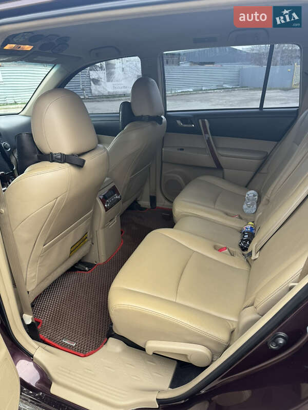 Внедорожник / Кроссовер Toyota Highlander 2012 в Полтаве фото 13 Внедорожник / Кроссовер Toyota Highlander 2012 в Полтаве