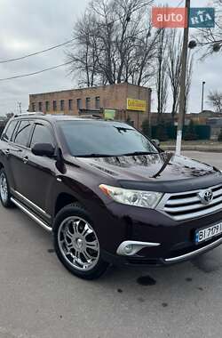 Внедорожник / Кроссовер Toyota Highlander 2012 в Полтаве