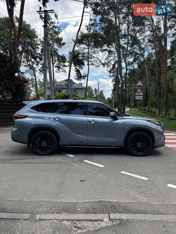 Позашляховик / Кросовер Toyota Highlander 2020 в Білогородці