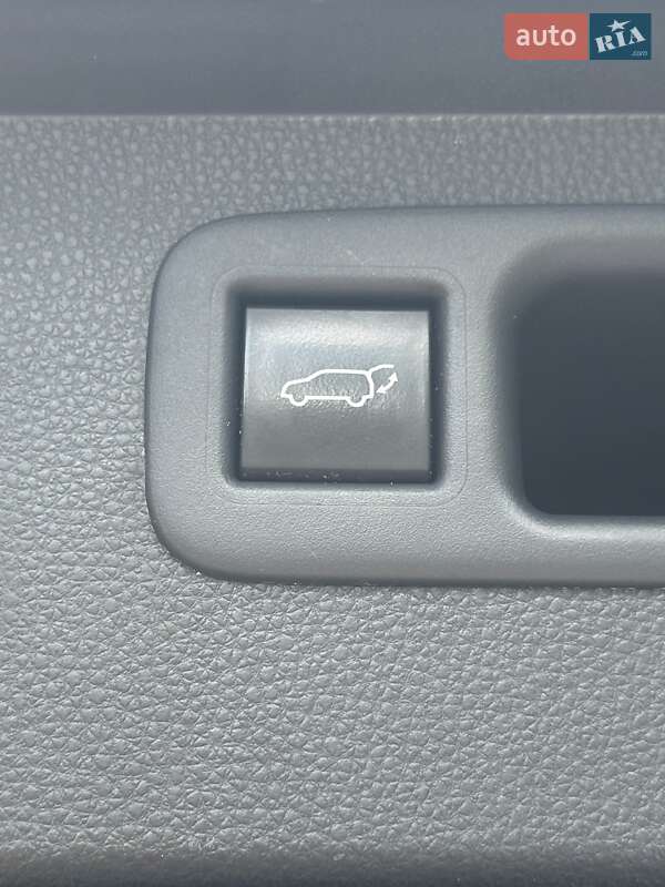 Позашляховик / Кросовер Toyota Highlander 2020 в Білогородці