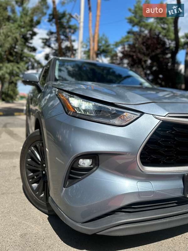 Позашляховик / Кросовер Toyota Highlander 2020 в Білогородці