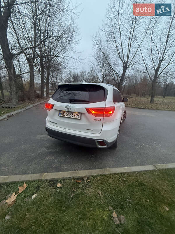 Внедорожник / Кроссовер Toyota Highlander 2017 в Днепре фото 8 Внедорожник / Кроссовер Toyota Highlander 2017 в Днепре