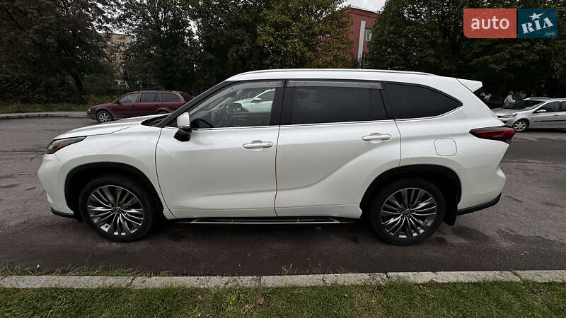 Внедорожник / Кроссовер Toyota Highlander 2020 в Черновцах