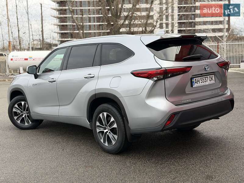 Позашляховик / Кросовер Toyota Highlander 2021 в Дніпрі
