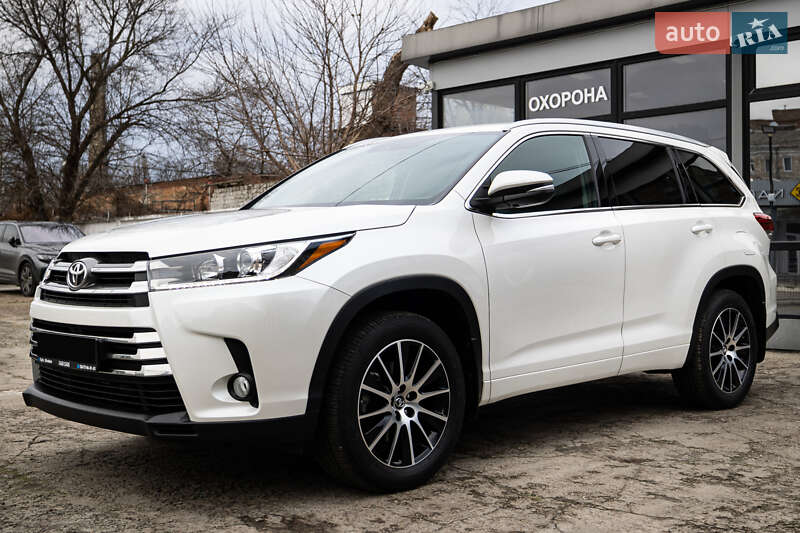 Позашляховик / Кросовер Toyota Highlander 2019 в Києві