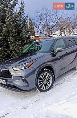 Внедорожник / Кроссовер Toyota Highlander 2021 в Киеве
