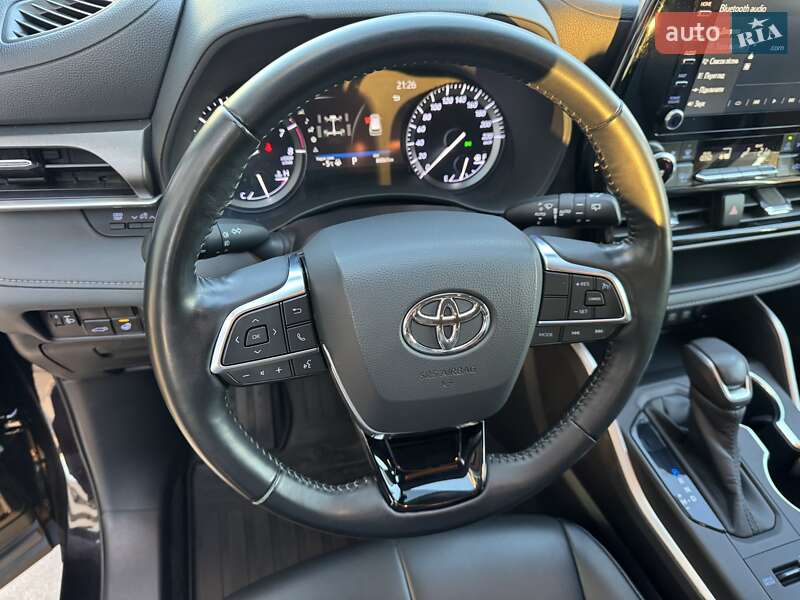 Внедорожник / Кроссовер Toyota Highlander 2020 в Киеве