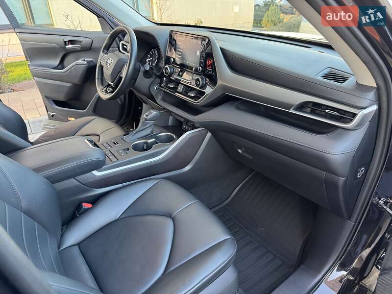 Внедорожник / Кроссовер Toyota Highlander 2020 в Киеве