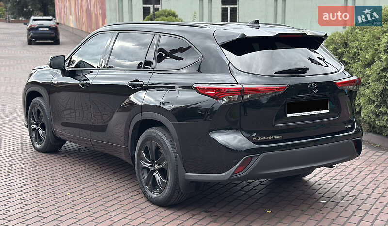 Позашляховик / Кросовер Toyota Highlander 2020 в Дніпрі