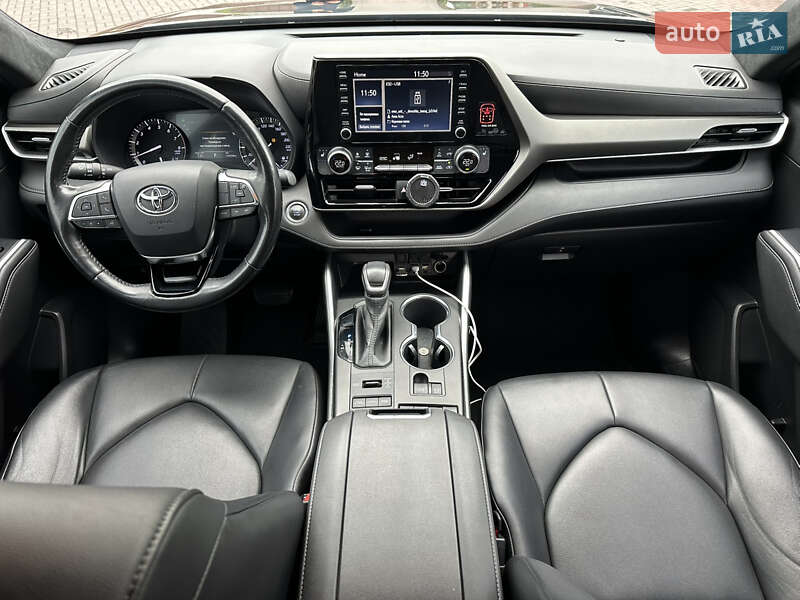 Позашляховик / Кросовер Toyota Highlander 2020 в Дніпрі