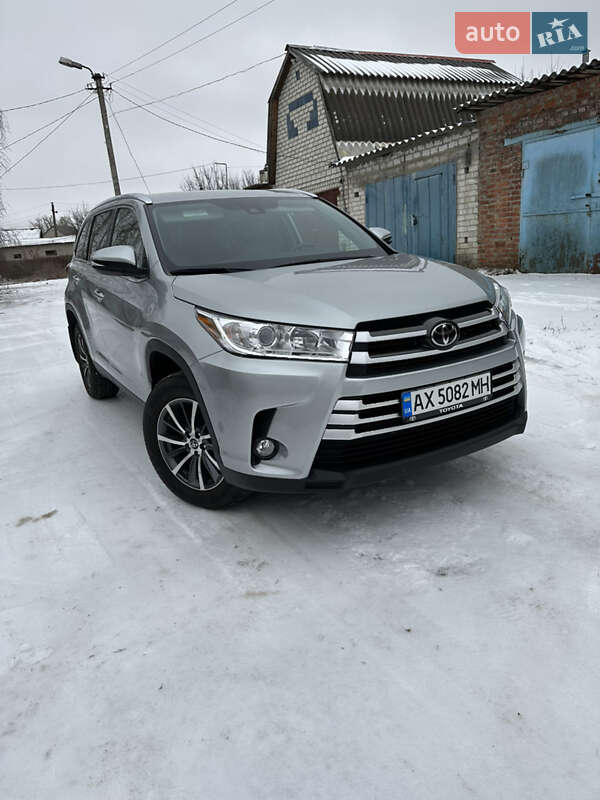 Внедорожник / Кроссовер Toyota Highlander 2019 в Харькове
