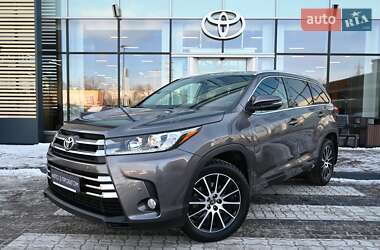 Позашляховик / Кросовер Toyota Highlander 2019 в Києві