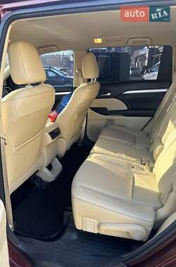 Внедорожник / Кроссовер Toyota Highlander 2014 в Калуше