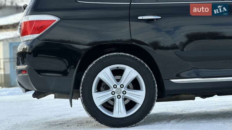 Внедорожник / Кроссовер Toyota Highlander 2011 в Зборове