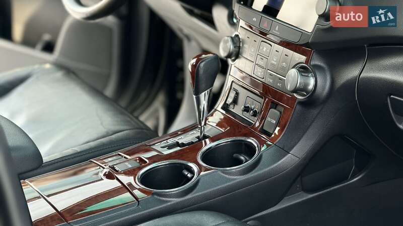 Внедорожник / Кроссовер Toyota Highlander 2011 в Зборове