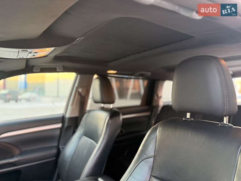 Внедорожник / Кроссовер Toyota Highlander 2014 в Киеве